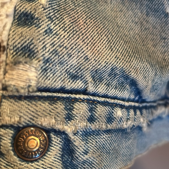 Authentic 80's Levis sherpa Trucker jean jacket - Picture 8 of 16
